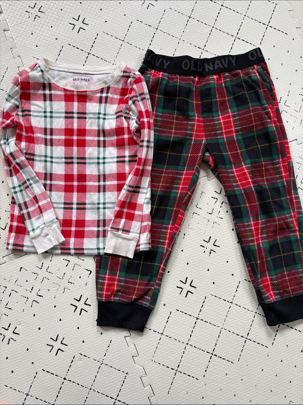 Old Navy pajama top & fleece pants
